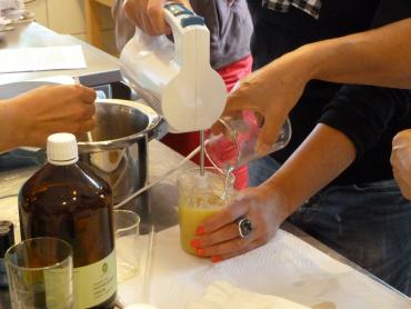 Kurs: Naturkosmetik selbst herstellen in der Rosenschule Ruf/Uckermark